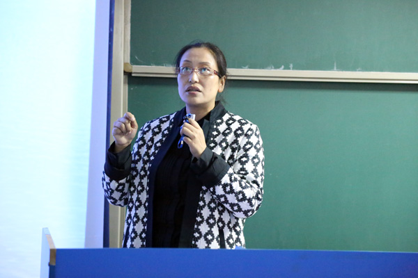 管理学院院长王丹.jpg