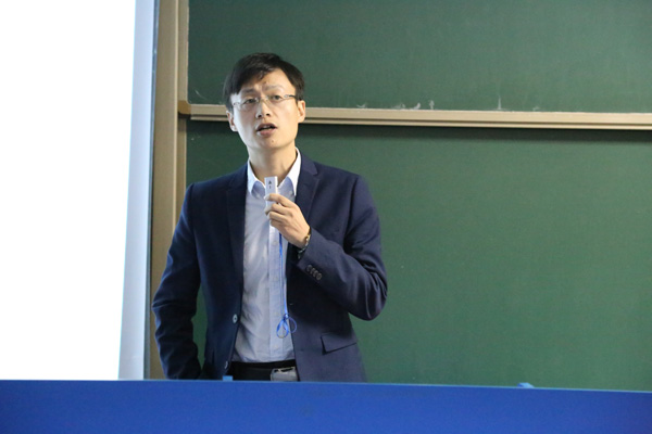 人文与传播学院教师王圣.jpg